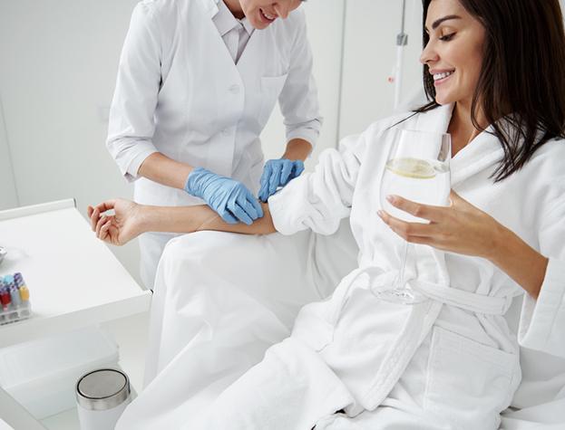 Descubra como a soroterapia pode aumentar sua energia e vitalidade com nutrientes essenciais administrados diretamente na corrente sanguínea.