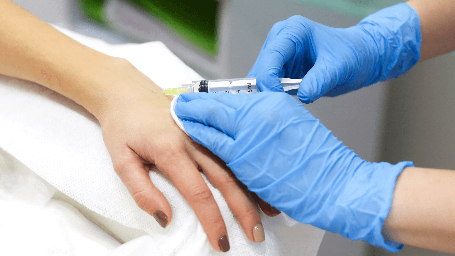Descubra como as vitaminas injetáveis são uma solução eficaz para pacientes com absorção nutricional comprometida, garantindo uma nutrição completa e segura.